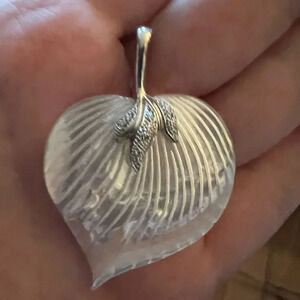 Sterling Silver 925 Mother of Pearl Diamond Heart
Suarti Pendant